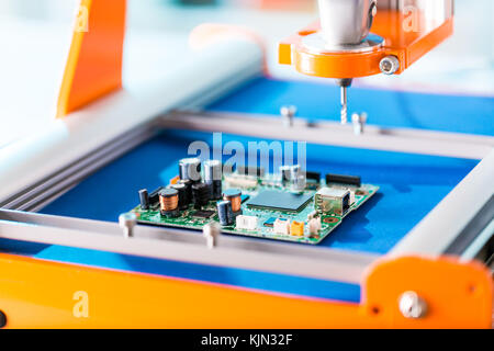 Schneidwerkzeuge für Fräse auf CNC-Fräsmaschine Stockfoto