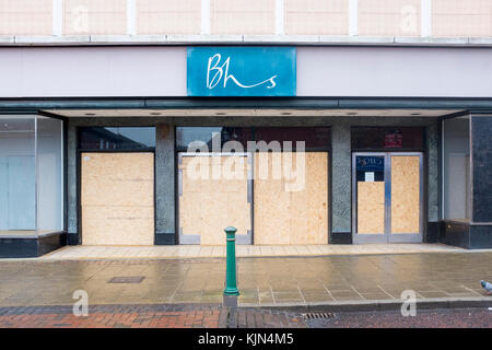 Geschlossen und in den BHS-Laden eingestiegen, jetzt abgerissen in Crewe-Hésshire, Großbritannien Stockfoto