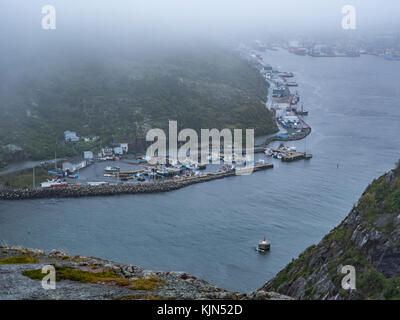 The Narrows beim Betreten des St. John's Harbour von der Signal Hill National Historic Site, St. John's, Neufundland, Kanada. Stockfoto