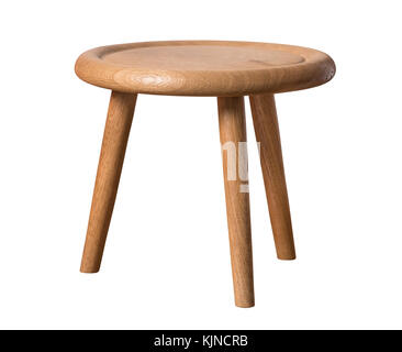 Kleine hölzerne Stuhl Hocker auf weißem Hintergrund Stockfoto