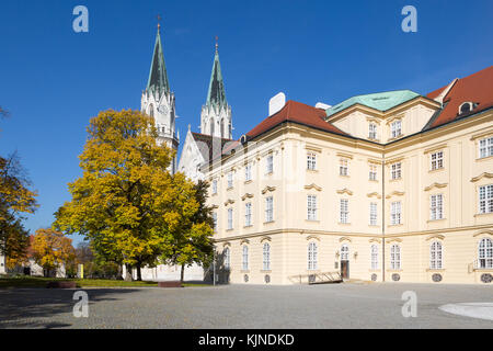 Innenhof des Klosters Klosterneuburg. Es ist ein augustinerkloster aus dem 12. Jahrhundert in der römisch-katholischen Kirche in der Stadt Klosterneuburg entfernt i Stockfoto