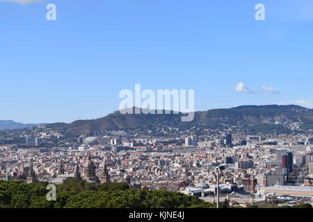 Blick von der Fahrt mit der Seilbahn zum Castell de Montjuïc, Barcelona Stockfoto