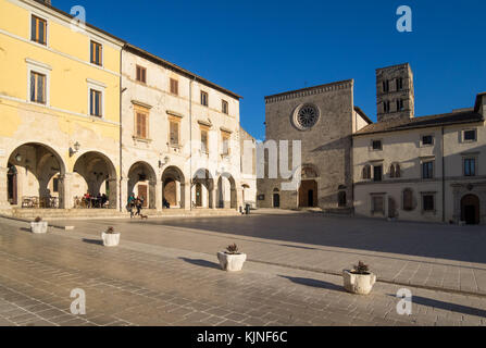 Cittaducale (Italien) - das historische Zentrum einer alten und sehr kleinen Steinstadt in der Region Sabina, Provinz Rieti, Mittelitalien Stockfoto