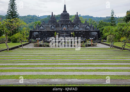 - Brahmavihara Arama/vihara Buddha Banjar/Brahmavihara-Arama, buddhistische Tempel, Kloster in den Bergen in der Nähe von Lovina in Bali, Indonesien Stockfoto