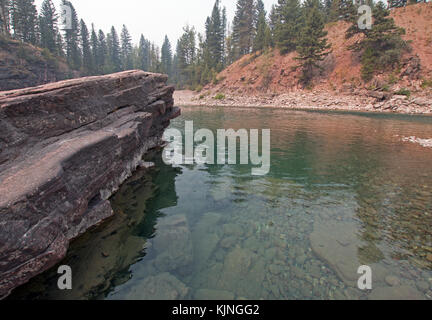 Zusammenfluss, wo die Flachkopf- und spotted bear Flüsse in der Bob Marshall Wilderness Area im Jahr 2017 fallen Brände in Montana Usa erfüllen Stockfoto