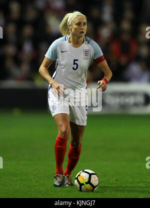 Steph Houghton, Englands Fußballweltmeisterin, während des Frauen-WM-Qualifikationsspiel 2019 im Banks's Stadium, Walsall. DRÜCKEN SIE VERBANDSFOTO. Bilddatum: Freitag, 24. November 2017 Stockfoto