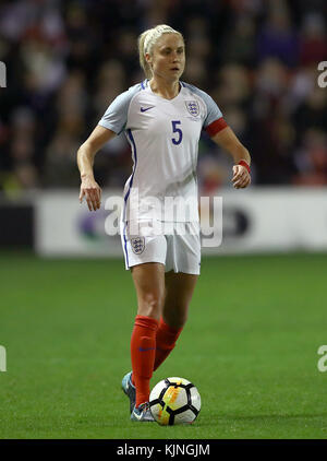 Steph Houghton, Englands Fußballweltmeisterin, während des Frauen-WM-Qualifikationsspiel 2019 im Banks's Stadium, Walsall. DRÜCKEN SIE VERBANDSFOTO. Bilddatum: Freitag, 24. November 2017 Stockfoto