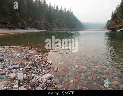 Zusammenfluss, wo die Flachkopf- und spotted bear Flüsse in der Bob Marshall Wilderness Area im Jahr 2017 fallen Brände in Montana Usa erfüllen Stockfoto