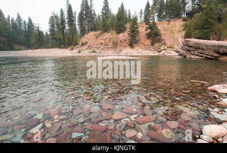 Zusammenfluss, wo die Flachkopf- und spotted bear Flüsse in der Bob Marshall Wilderness Area im Jahr 2017 fallen Brände in Montana Usa erfüllen Stockfoto