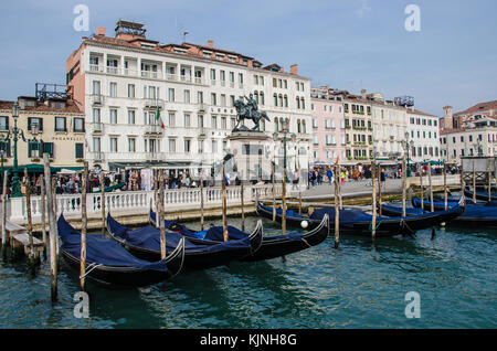 Venedig ist die Hauptstadt der Region Venetien. Es ist über eine Gruppe von 118 kleinen Inseln [1] aufgestellt, durch Kanäle getrennt sind und durch Brücken verbunden. Stockfoto