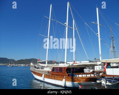 Türkische zwei dreimaster Gulet günstig in Marmaris marina, Mugl Provinz, Türkei Stockfoto