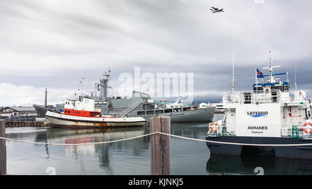 Reykjavik, Island - 5. September 2017: Blick auf die Stadt Reykjavik Harbour im Herbst. Reykjavik ist die Hauptstadt und die größte Stadt von Island. Stockfoto