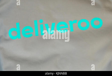 Deliveroo Logo auf deliveroo Rider Uniform Stockfoto