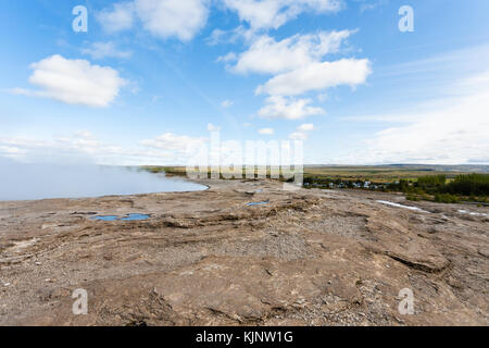 Reisen nach Island - Krater des geisyr (der große Geysir) im haukadalur Tal im Herbst Stockfoto