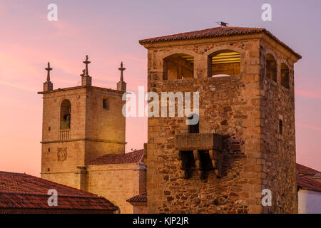 Caceres monumentale Stadt bei Sonnenuntergang in der Extremadura in Spanien Stockfoto