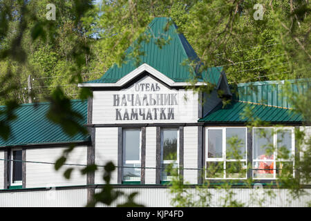 Sommer Blick von Fragment der Gebäude des Hotel chief von Kamtschatka. petropavlovsk-kamchatsky Stadt, Kamtschatka, russischen Fernen Osten Stockfoto