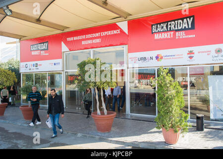 Biel, Beirut, Libanon. 24 Nov, 2017. Biel Schwarzer Freitag Markt Eingang Beirut Libanon Credit: Mohamad Itani/Alamy leben Nachrichten Stockfoto