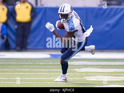 Indianapolis, Indiana, USA. 26 Nov, 2017. Tennessee wide receiver Corey Davis (84) läuft mit dem Ball nach dem Fang während NFL Football Spiel Action zwischen der Tennessee Titans und die Indianapolis Colts im Lucas Oil Stadium in Indianapolis, Indiana. Tennessee besiegte Indianapolis 20-16. Johann Mersits/CSM/Alamy leben Nachrichten Stockfoto