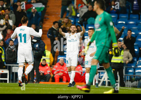 Madrid, Spanien. 28. November 2017. Borja Bürgermeisterwahlen (21) von Real Madrid Spieler feiert die (1, 1) nach dem Ziel seines Teams zählen. Gareth Bale (11) von Real Madrid Spieler. Copa del Rey zwischen Real Madrid vs Getafe im Santiago Bernabeu in Madrid, Spanien, 28. November 2017. Credit: Gtres Información más Comuniación auf Linie, S.L./Alamy leben Nachrichten Stockfoto