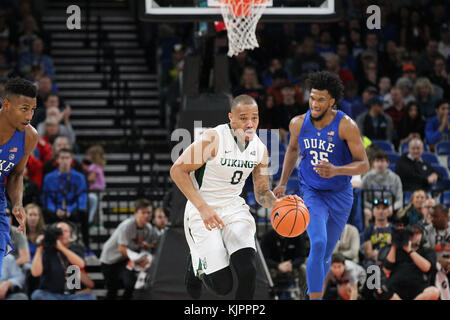 November 23, 2017: Portland State Vikings guard Bryce Canada (0) während der NCAA Basketball Spiel zwischen der Portland State Vikings und die Duke Blue Devils am Veterans Memorial Coliseum, Portland, OR. Larry C. LawsonCSM Stockfoto