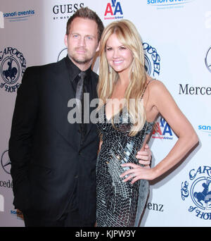 BEVERLY HILLS, KALIFORNIEN - 23. OKTOBER: Nancy O'Dell Keith Zubulevich beim 32. Jahrestag Carousel of Hope Gala im Beverly Hilton Hotel am 23. Oktober 2010 in Beverly Hills, Kalifornien. Leute: Nancy O'Dell Keith Zubulevich Stockfoto