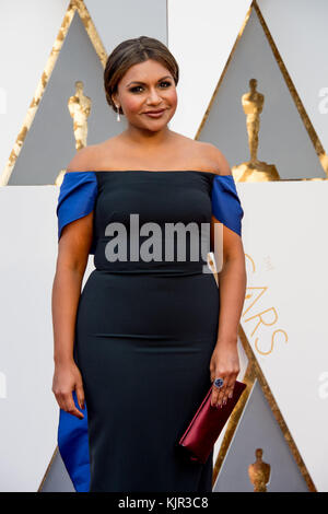 HOLLYWOOD, KALIFORNIEN - 28. FEBRUAR 2016: Mindy Kaling nimmt an den 88. Annual Academy Awards im Hollywood & Highland Center Teil. Leute: Mindy Kaling Stockfoto