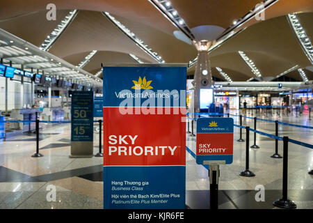 Kuala Lumpur, Malaysia, November 2017: Vietnam Airlines Check-in-Schalter am Kuala Lumpur International Airport. Stockfoto