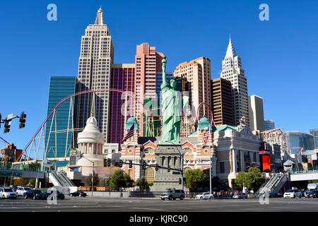 Las Vegas, Nevada, Vereinigte Staaten von Amerika - 18. November 2017. Außenansicht von New York â € "New York Casino in Las Vegas, mit New York City inspir Stockfoto