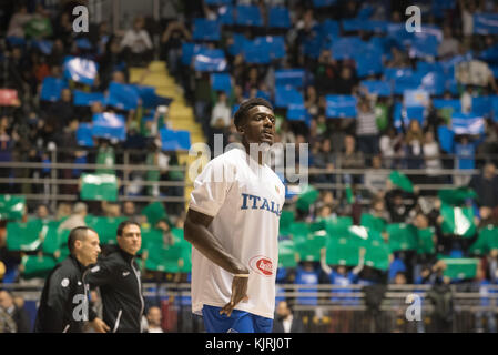 Turin, Italien. 24 Nov, 2017. awudu abass (Italien) basketball Match: Fiba Basketball WM 2019 Qualifier. Italien gegen Rumänien. Italien gewann 75-70 an Pala ruffini in Turin, Italien, 24. November 2017. Quelle: Alberto gandolfo/Pacific Press/alamy leben Nachrichten Stockfoto