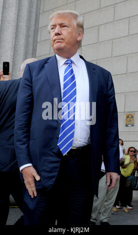 New York, NY - August 17: republikanischen Präsidentschaftskandidaten Donald Trump kommt an Manhattan Supreme Court für jury Aufgabe am 17. August 2015 in New York City zu berichten. Trump die letzten Tage auf der Kampagne Spur an der Iowa State Fair verbrachte, bevor er in New York die bürgerliche Pflicht zu erfüllen. Personen: Donald Trump Stockfoto