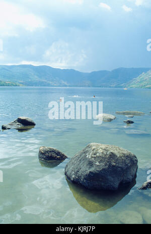 See. Lago de Sanabria Nature Reserve, Provinz Zamora Kastilien Leon, Spanien. Stockfoto