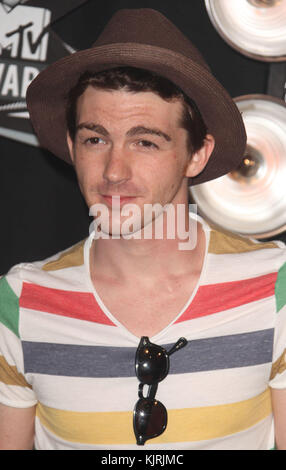CENTURY CITY, CA - MAI 07: Drake Bell kommt am 7. Mai 2010 im Hyatt Regency Century Plaza in Century City, Kalifornien, zum 17. Jährlichen Rennen zur Erase MS Gala. Personen: Drake Bell Stockfoto