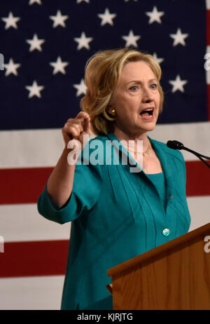 MIAMI, FL - 31. Juli: ehemalige First Lady und Außenministerin Hillary Rodham Clinton spricht während einer Kampagne Stop an der Florida International University am 31. Juli 2015 in Miami, Florida. Personen: Hillary Clinton Stockfoto