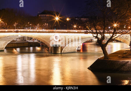 Der pont Louis-Philippe ist eine Brücke über die Seine in Paris. Es verbindet die Quai de Bourbon auf der Ile Saint Louis mit dem Saint Gervais neighb Stockfoto