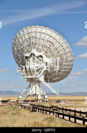 Gigantisches Radioteleskop Gericht Teil eines Arrays im New-Mexico Wüste Stockfoto