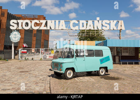 Danzig, Polen - 7. Juli 2016: Stocznia Gdanska Tor (Europäische Solidarität Center) Stockfoto