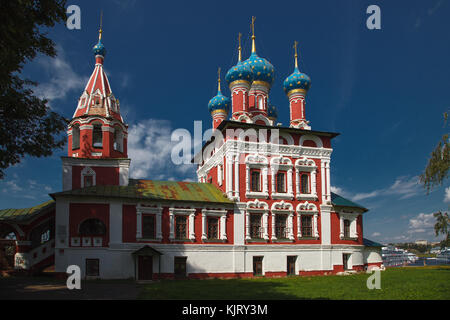 Kirche des Heiligen Demetrios auf dem Blut am Ufer der Wolga (Uglich, Russland) Stockfoto
