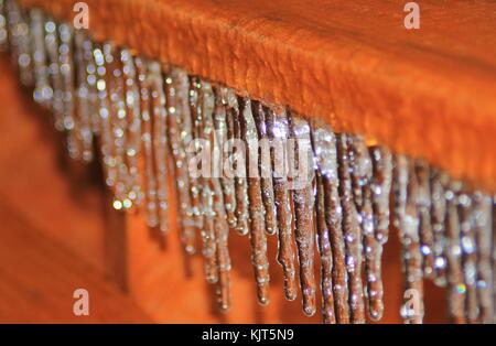 Filigrane Muster und Formen entwickeln, wie eine strenge Winter Ice Storm rollt über Saint Louis, Missouri, USA. Stockfoto