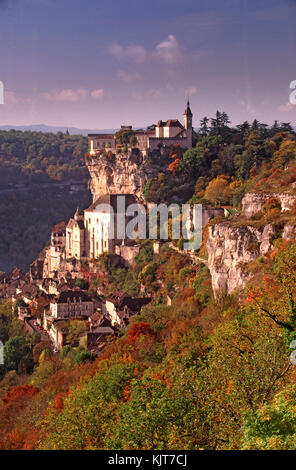 Malerische Dorf Rocamadour im frühen Herbst, Haut Quercy, Lot, Midi-Pyrénées, Frankreich Stockfoto