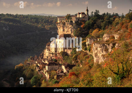 Malerische Dorf Rocamadour im frühen Herbst, Haut Quercy, Lot, Midi-Pyrénées, Frankreich Stockfoto