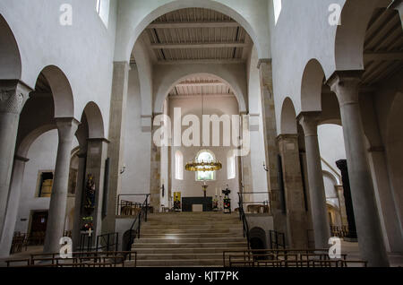 Hildesheimer Dom offiziell die Kathedrale Maria Himmelfahrt ist eine mittelalterliche Römisch-katholische Kathedrale in der Innenstadt von Hildesheim. Stockfoto