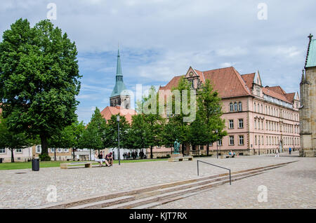 Hildesheimer Dom offiziell die Kathedrale Maria Himmelfahrt ist eine mittelalterliche Römisch-katholische Kathedrale in der Innenstadt von Hildesheim. Stockfoto