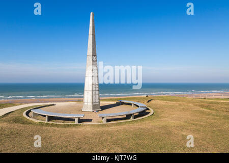 Ww 2 Memorial obelisken am Omaha Beach in der Nähe der Amerikanischen Friedhof in Colleville-sur-Mer zum Gedenken an die gefallenen Soldaten - Normandie, Frankreich Stockfoto