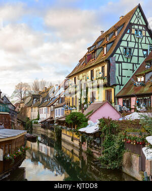 Das kleine Venedig von Colmar ist eine malerische, alte touristische Gegend in der Nähe der Altstadt von Colmar, Haut-Rhin, Alsace, France. Stockfoto