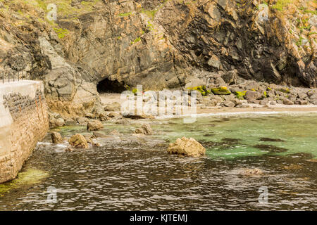 Malerische Mullion Cove, Cornwall, UK. Stockfoto