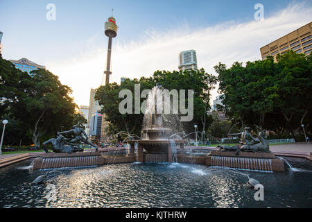 Archibald Fountain in Sydney, Hyde Park am Ende eines warmen sonnigen Tag in Sydney, New South Wales, Australien Stockfoto