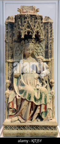 Statue der Jungfrau mit dem Kind von einem Aussätzigen Krankenhaus. gotische Europa. 1350-1375 Stockfoto