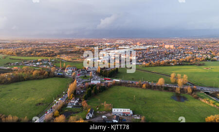 Luftaufnahme von Sporting Lodge Inns & Suites Greyhound Hotel, Warrington Road, Leigh, Greater Manchester, UK Stockfoto