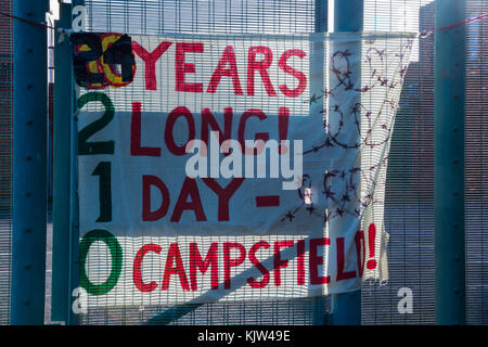 Backnang, Oxford, UK. 25. November 2017. Campsfield House Einwanderung Ausbau Center 24. Jahrestag Demonstration. Quelle: Steve Bell/Alamy leben Nachrichten Stockfoto