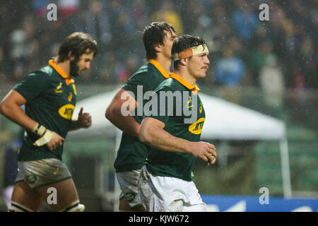 Padua, Italien. 25. November 2017. Die Springboks ' Flanker Francois Louw kommt zurück auf das Feld nach der ersten Hälfte Pause in der Internationalen november Test Match zwischen Italien und Südafrika. Massimiliano Carnabuci/Alamy leben Nachrichten Stockfoto